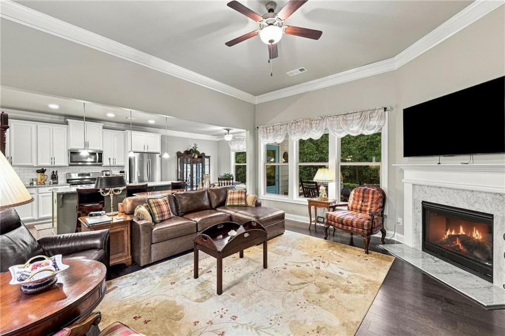 3 bedroom, 2 bathroom, 1,897 sq ft single family residence for sale at 5910 Stellata Circle, Cumming, GA 30028 — photo 7