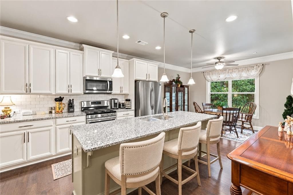 3 bedroom, 2 bathroom, 1,897 sq ft single family residence for sale at 5910 Stellata Circle, Cumming, GA 30028 — photo 8