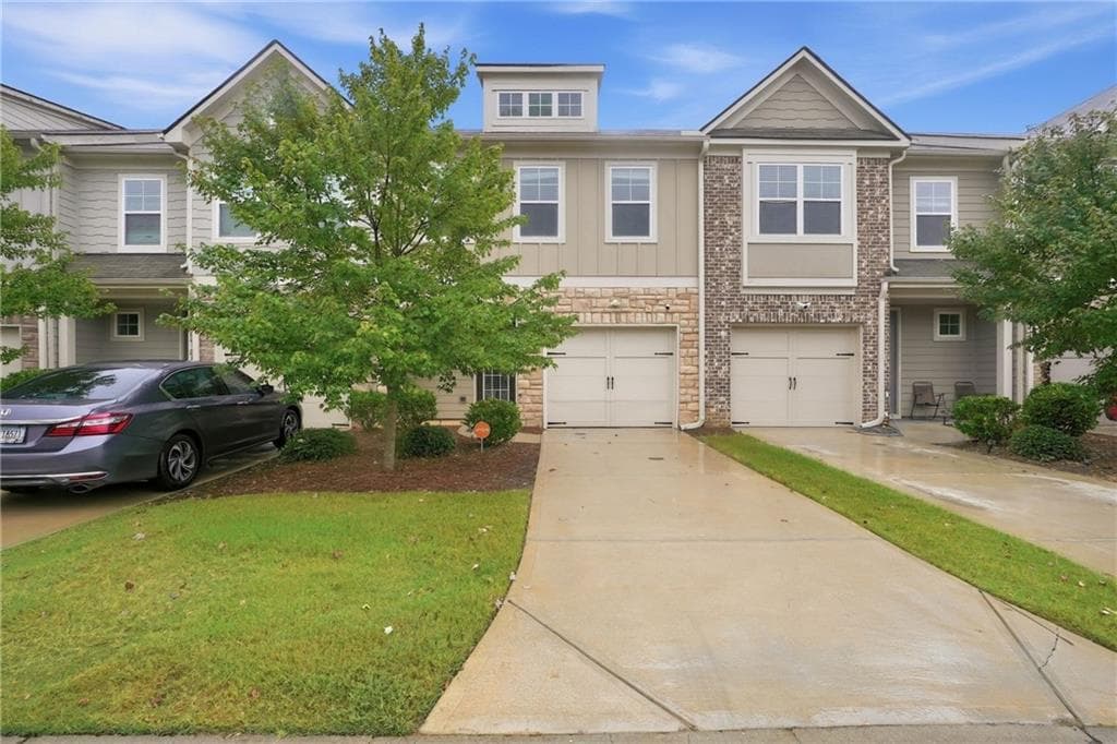 3 bedroom, 3 bathroom, 1,448 sq ft townhouse for sale at 5267 Mill Way, Stone Mountain, GA 30083