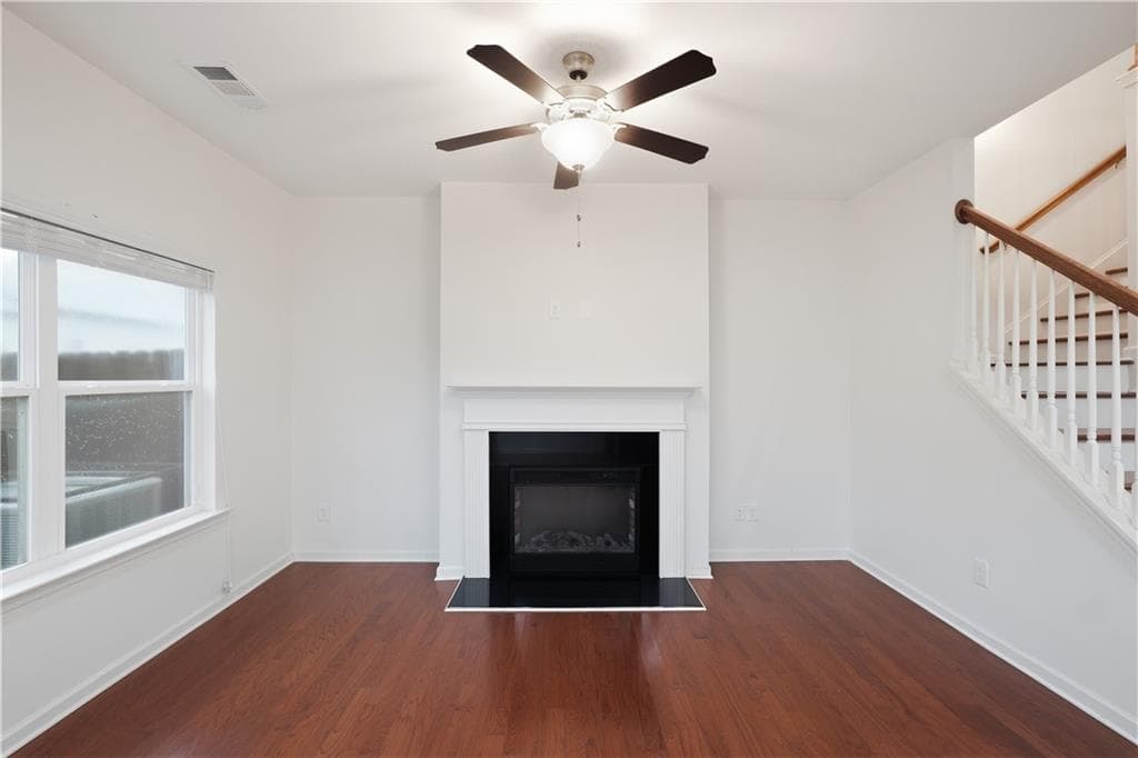 3 bedroom, 3 bathroom, 1,448 sq ft townhouse for sale at 5267 Mill Way, Stone Mountain, GA 30083 — photo 3