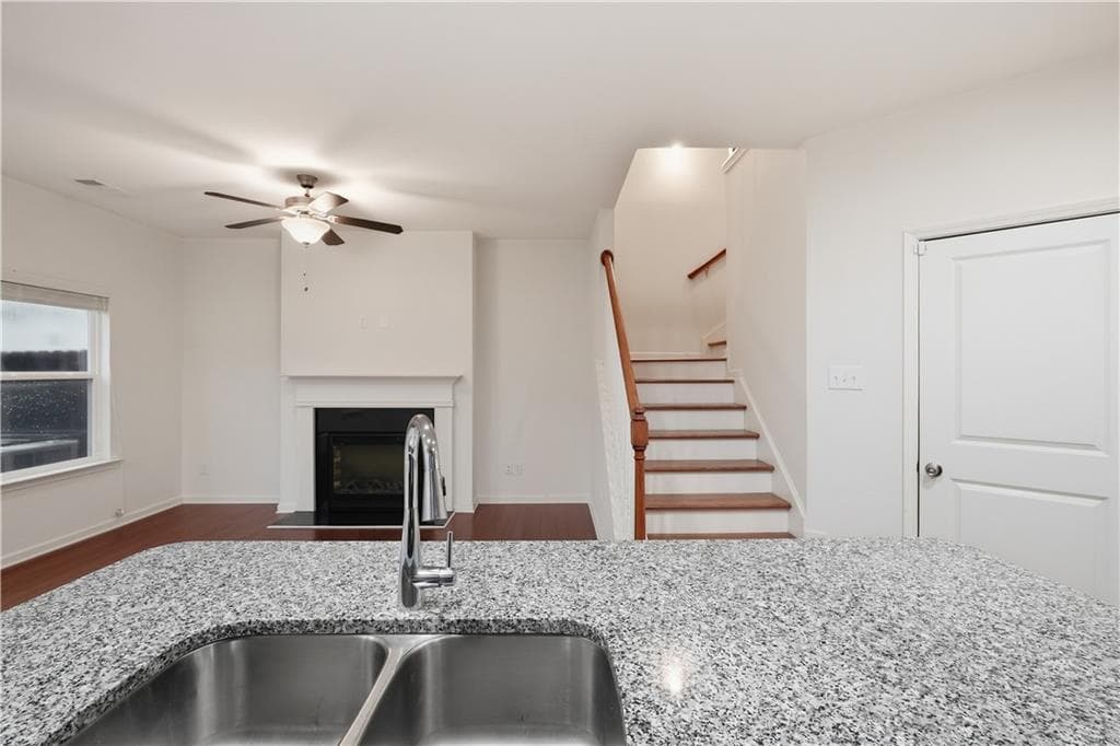 3 bedroom, 3 bathroom, 1,448 sq ft townhouse for sale at 5267 Mill Way, Stone Mountain, GA 30083 — photo 6