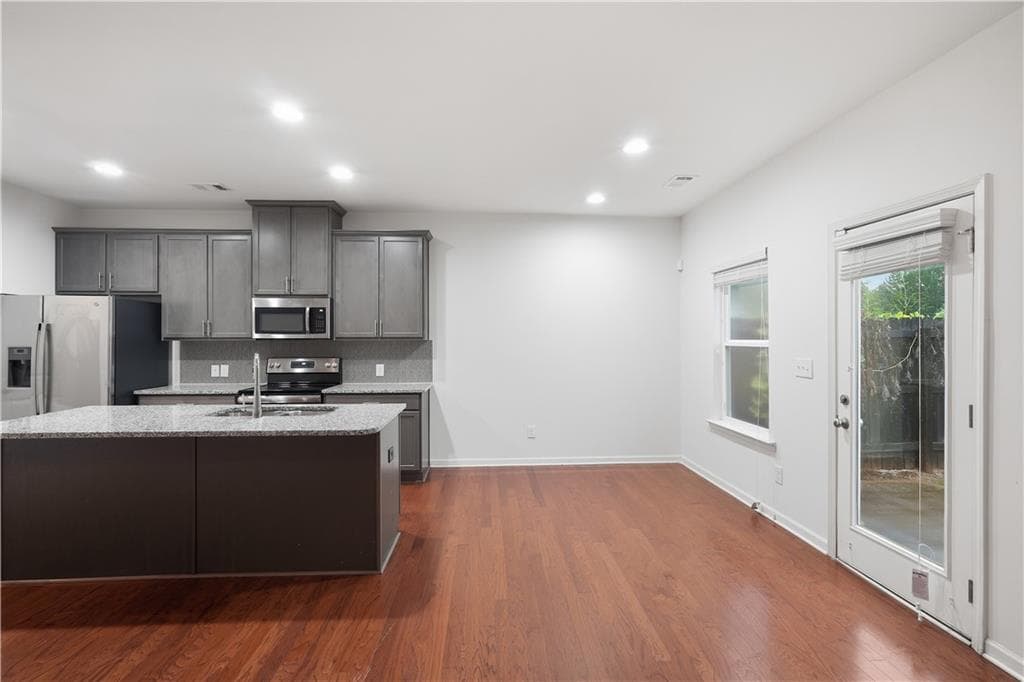 3 bedroom, 3 bathroom, 1,448 sq ft townhouse for sale at 5267 Mill Way, Stone Mountain, GA 30083 — photo 8