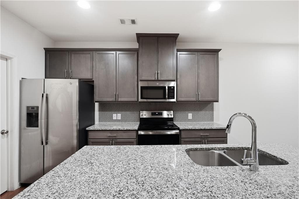 3 bedroom, 3 bathroom, 1,448 sq ft townhouse for sale at 5267 Mill Way, Stone Mountain, GA 30083 — photo 10
