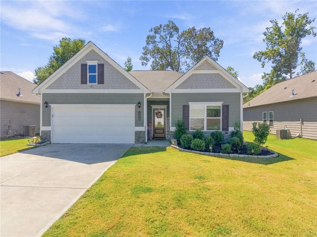 3 bedroom, 2 bathroom, 1,770 sq ft single family residence for sale at 176 Graham Circle, Adairsville, GA 30103 — photo 2