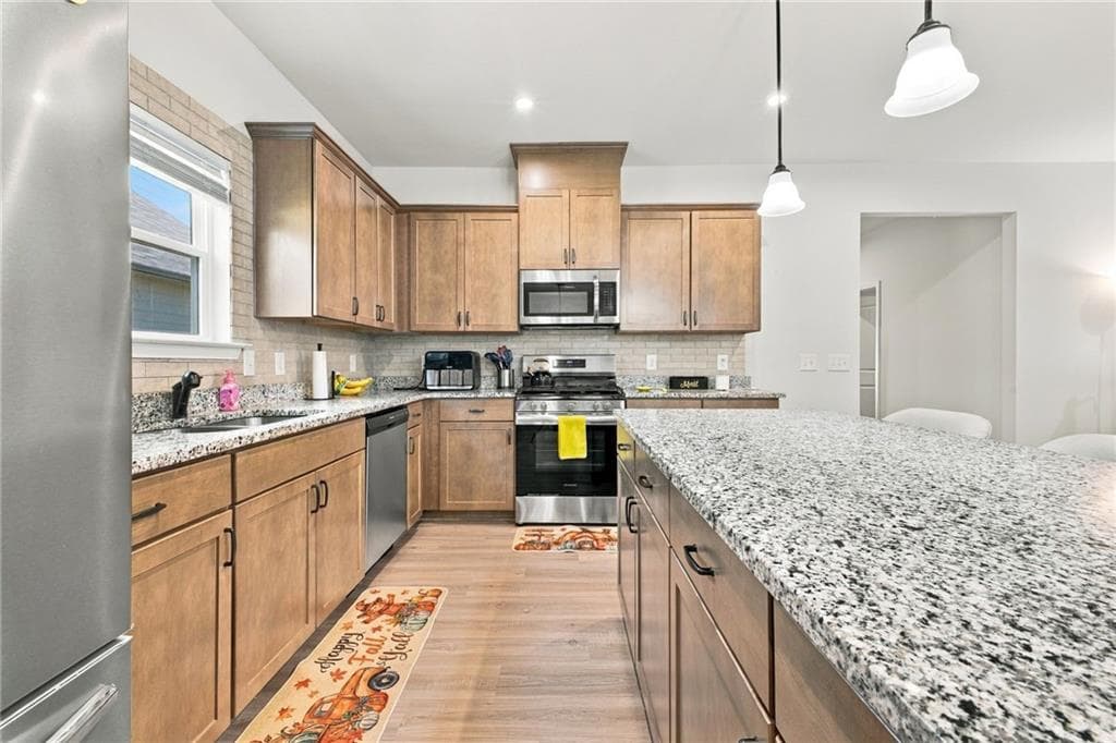 3 bedroom, 2 bathroom, 1,770 sq ft single family residence for sale at 176 Graham Circle, Adairsville, GA 30103 — photo 8