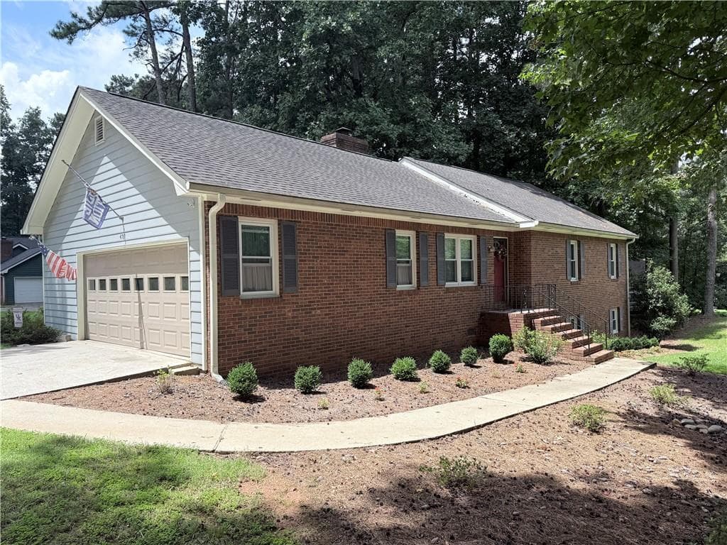 3 bedroom, 2 bathroom, 1,506 sq ft single family residence for sale at 4761 Kensington Lane, Conyers, GA 30094
