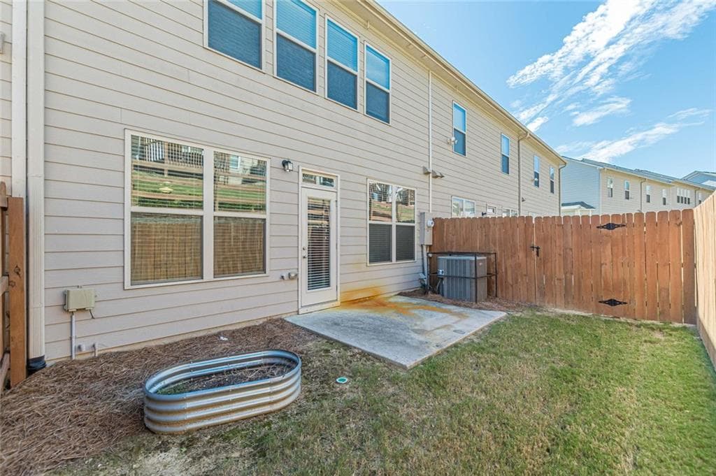3 bedroom, 3 bathroom, 1,884 sq ft townhouse for sale at 5854 Radford Loop, Fairburn, GA 30213 — photo 6