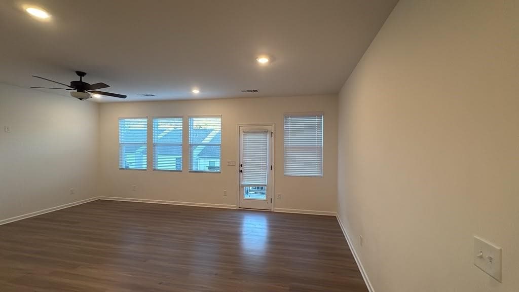 3 bedroom, 3 bathroom, 1,800 sq ft single family residence for rent at 380 Whitetail Circle, Canton, GA 30115 for $2,100 a month — photo 2