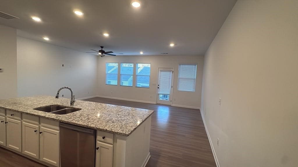 3 bedroom, 3 bathroom, 1,800 sq ft single family residence for rent at 380 Whitetail Circle, Canton, GA 30115 for $2,100 a month — photo 3