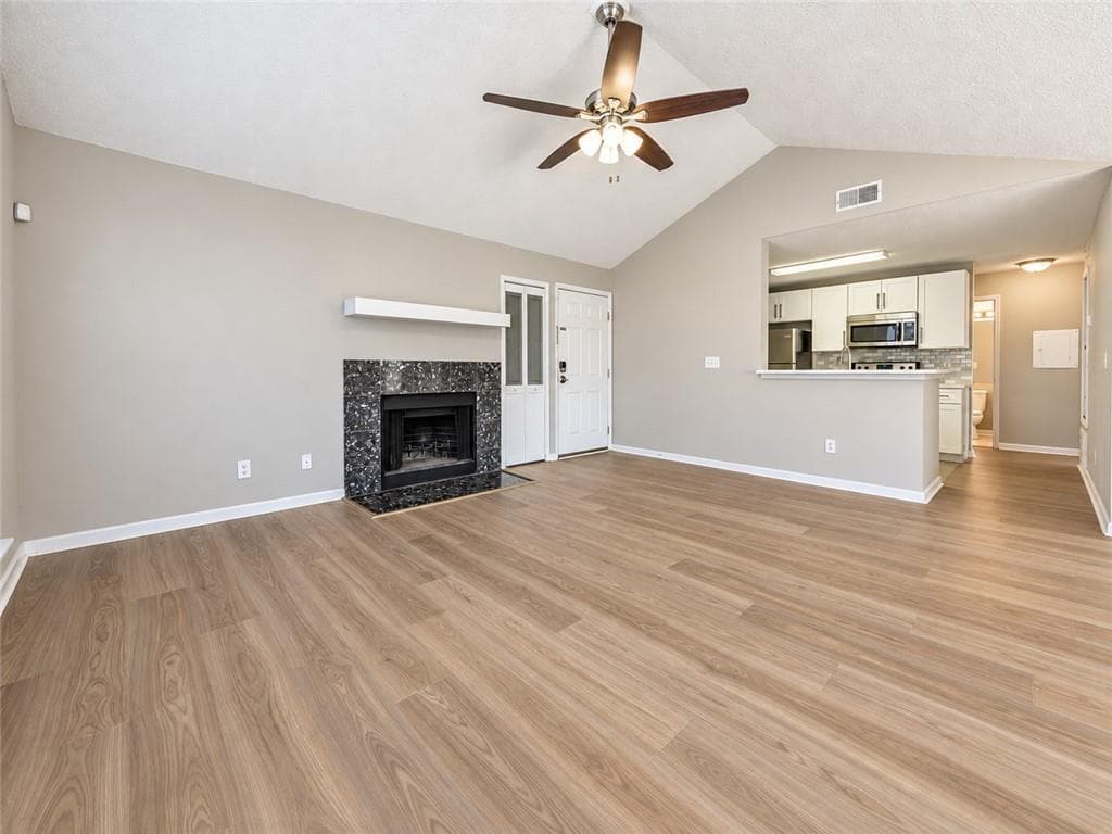 3 bedroom, 2 bathroom, 950 sq ft condominium for rent at 1107 Sandy Lane Drive, Alpharetta, GA 30022 for $1,900 a month — photo 3