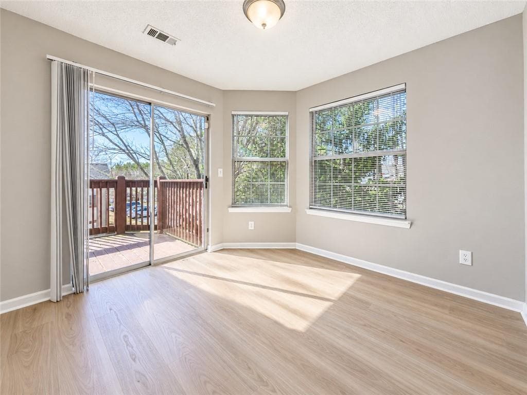 3 bedroom, 2 bathroom, 950 sq ft condominium for rent at 1107 Sandy Lane Drive, Alpharetta, GA 30022 for $1,900 a month — photo 4