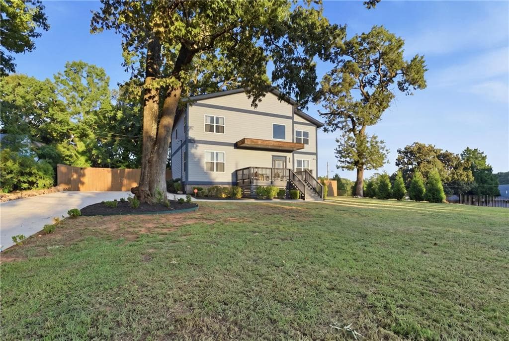 5 bedroom, 3 bathroom, 3,094 sq ft single family residence for sale at 480 S Howard Street, Atlanta, GA 30317 — photo 2