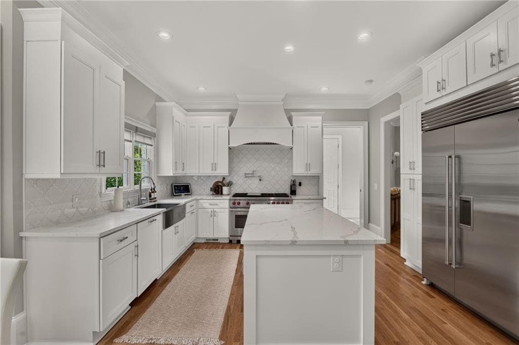 6 bedroom, 6 bathroom, 6,874 sq ft single family residence for sale at 506 Champions Point, Johns Creek, GA 30097 — photo 5