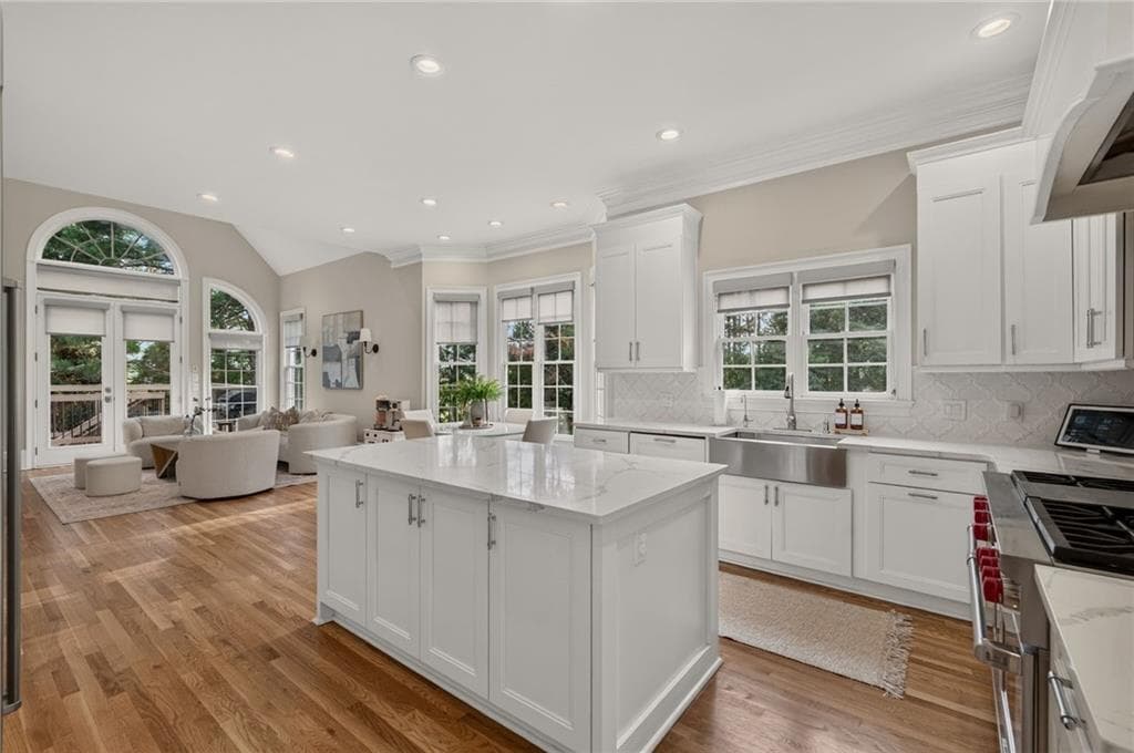 6 bedroom, 6 bathroom, 6,874 sq ft single family residence for sale at 506 Champions Point, Johns Creek, GA 30097 — photo 6