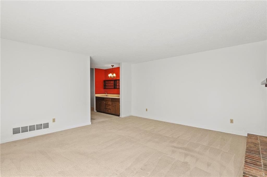 3 bedroom, 3 bathroom, 1,968 sq ft townhouse for sale at 215 Leeward Lane, Roswell, GA 30076 — photo 7