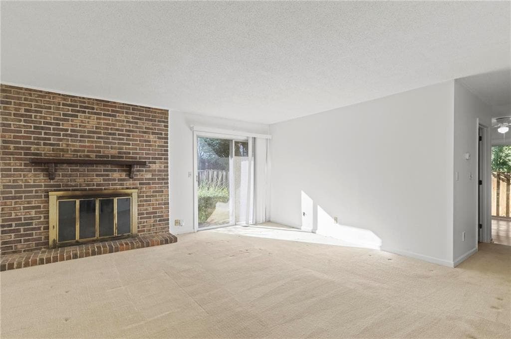 3 bedroom, 3 bathroom, 1,968 sq ft townhouse for sale at 215 Leeward Lane, Roswell, GA 30076 — photo 8