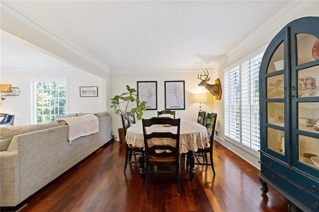 4 bedroom, 3 bathroom, 2,800 sq ft single family residence for sale at 5023 Winford Court, Peachtree Corners, GA 30092 — photo 4