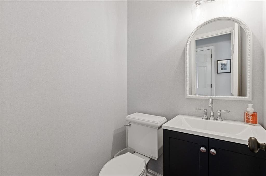 4 bedroom, 3 bathroom, 2,800 sq ft single family residence for sale at 5023 Winford Court, Peachtree Corners, GA 30092 — photo 7
