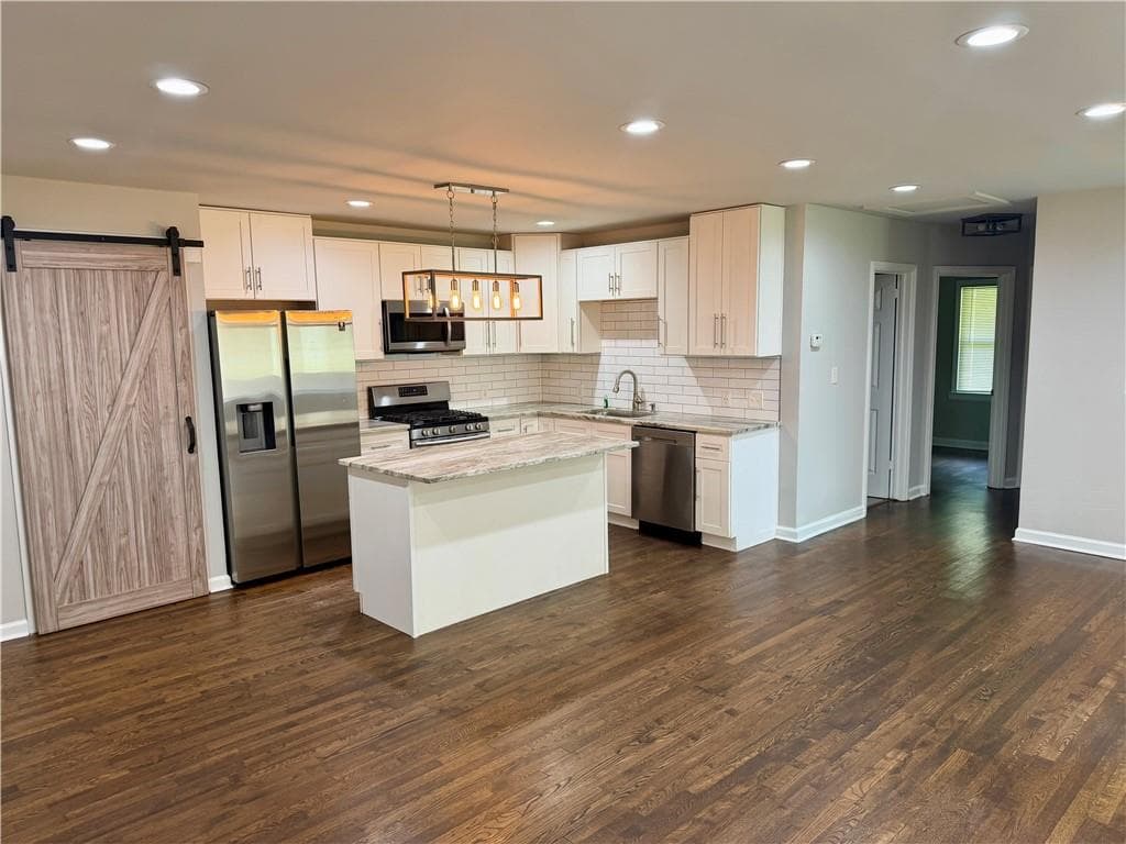 3 bedroom, 3 bathroom, 1,258 sq ft single family residence for rent at 268 Scott Drive, Marietta, GA 30067 for $2,450 a month — photo 3