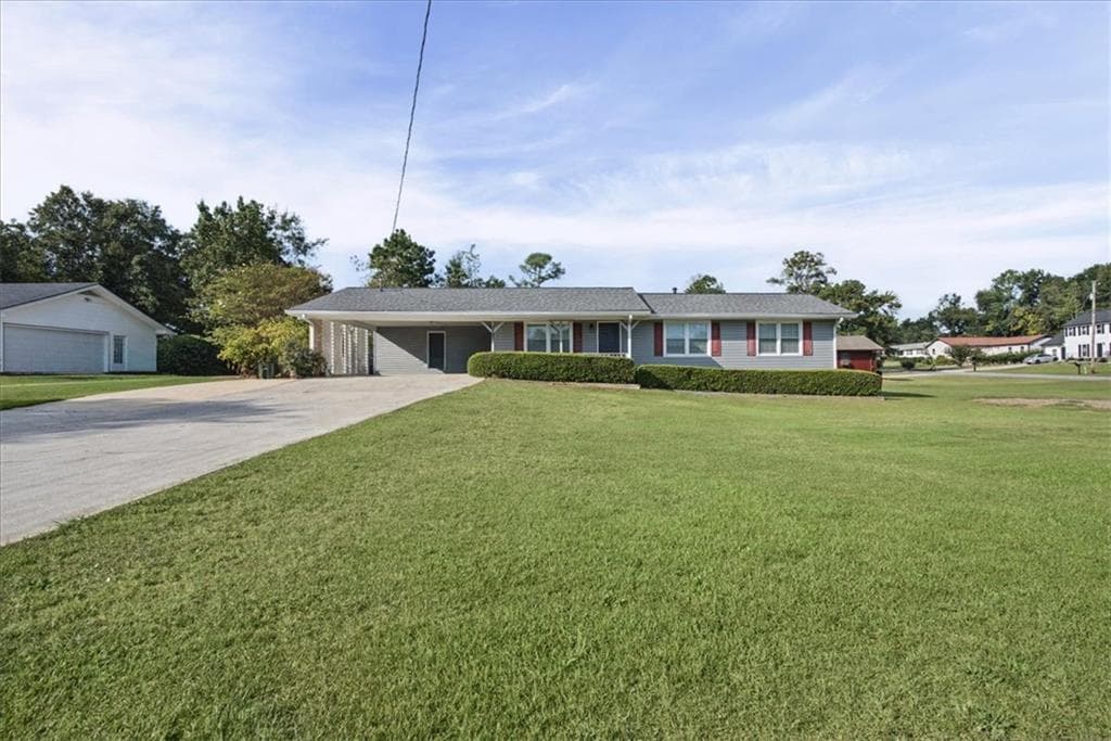 3 bedroom, 2 bathroom, 1,335 sq ft single family residence for sale at 2293 Briarwood Circle, Conyers, GA 30094 — photo 5
