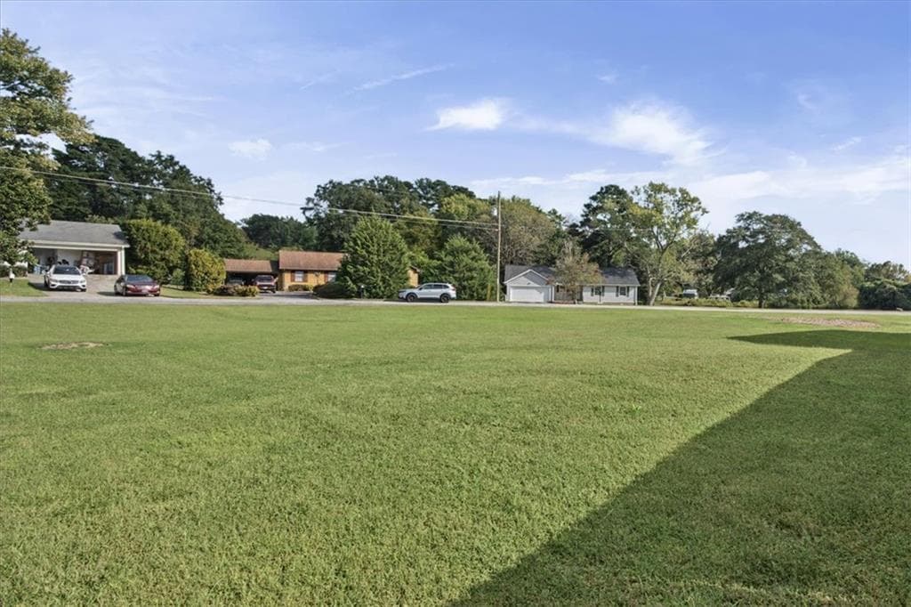 3 bedroom, 2 bathroom, 1,335 sq ft single family residence for sale at 2293 Briarwood Circle, Conyers, GA 30094 — photo 7