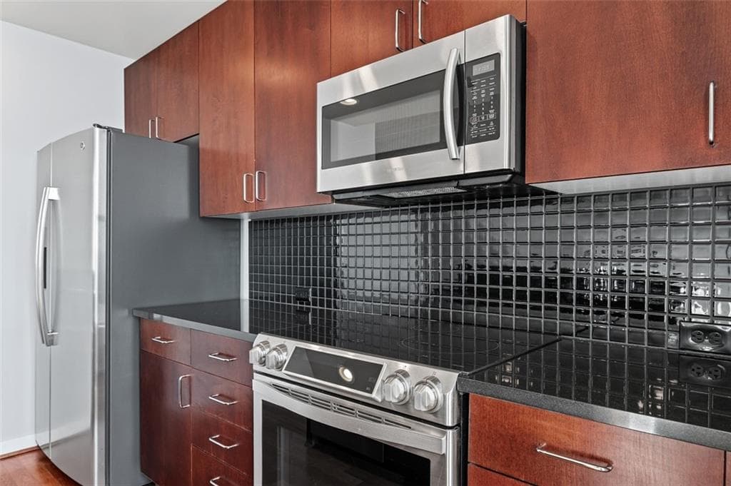 1 bedroom, 1 bathroom, 792 sq ft condominium for sale at 250 Pharr Road 1914, Atlanta, GA 30305 — photo 10