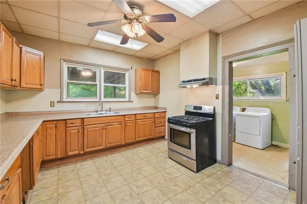2 bedroom, 1 bathroom, 1,311 sq ft single family residence for sale at 62 Pine Street, Griffin, GA 30223 — photo 2