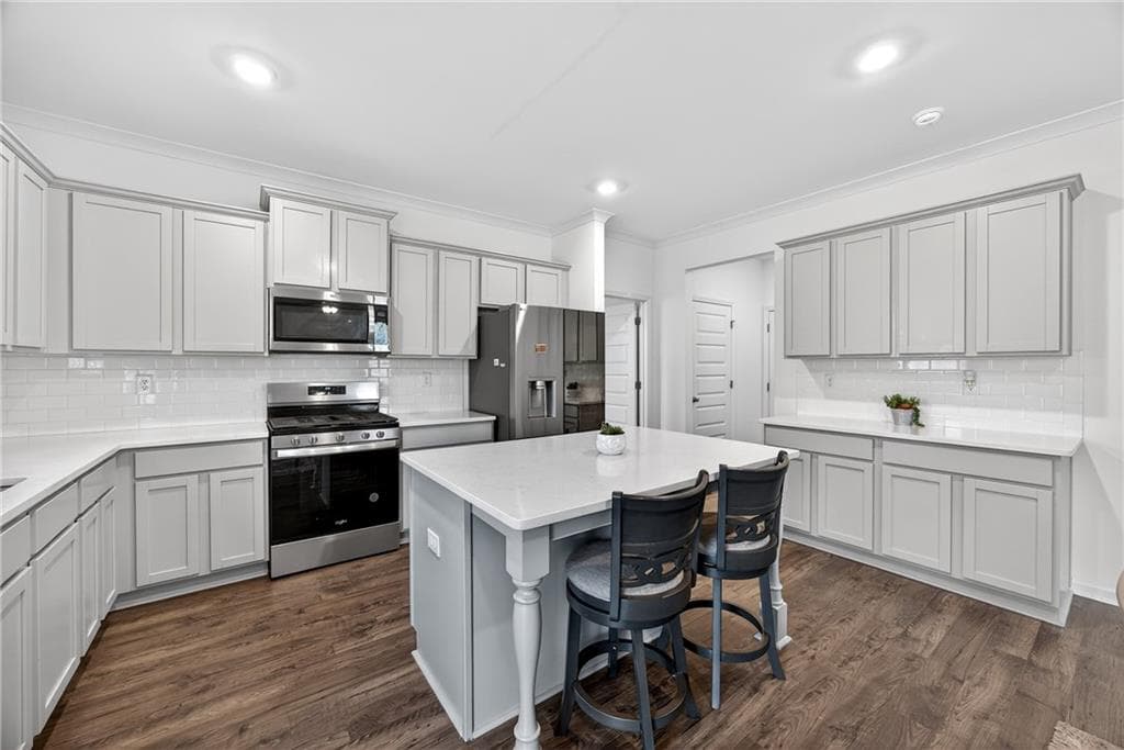 5 bedroom, 5 bathroom, 3,534 sq ft single family residence for sale at 379 Blue Juniper Circle, Loganville, GA 30052 — photo 9