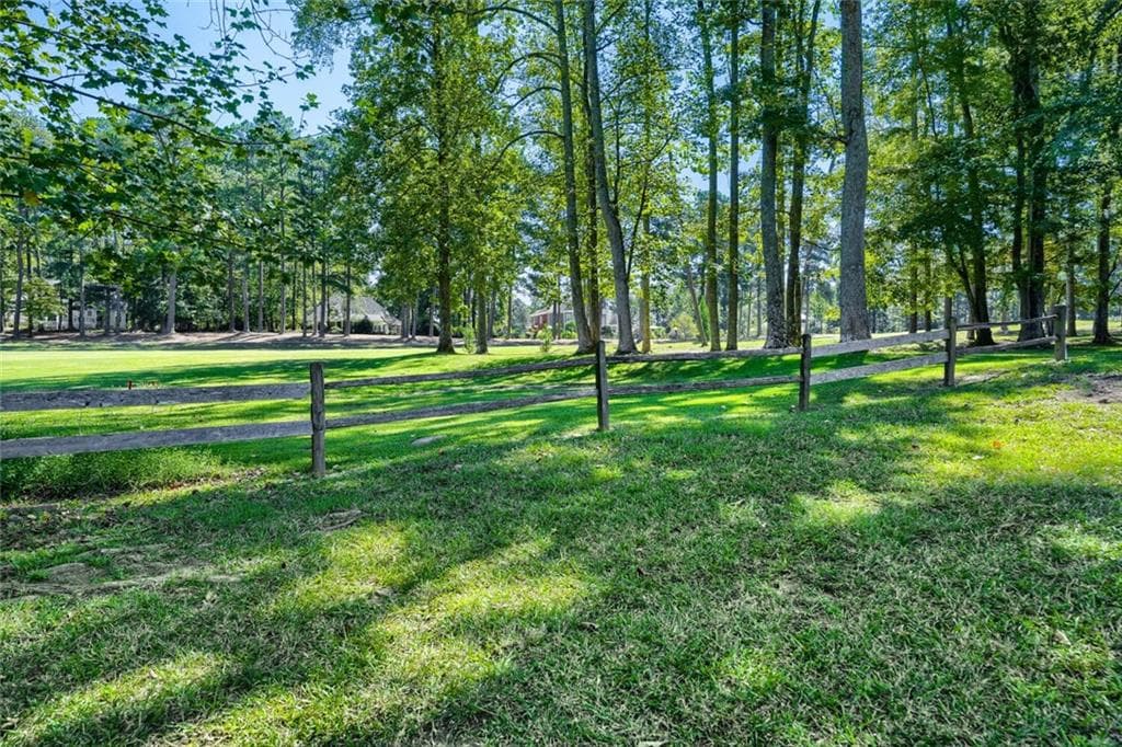 2 bedroom, 2 bathroom, 1,860 sq ft single family residence for sale at 7270 Tara Drive, Villa Rica, GA 30180 — photo 6