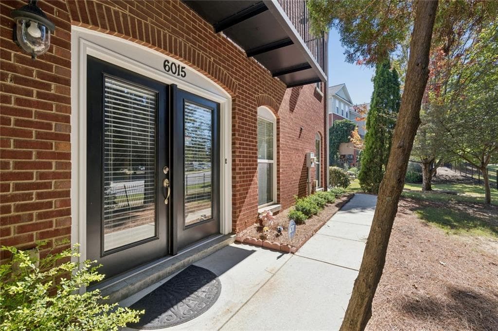 4 bedroom, 4 bathroom, 2,838 sq ft townhouse for sale at 6015 Brookside Oak Circle, Norcross, GA 30093 — photo 4
