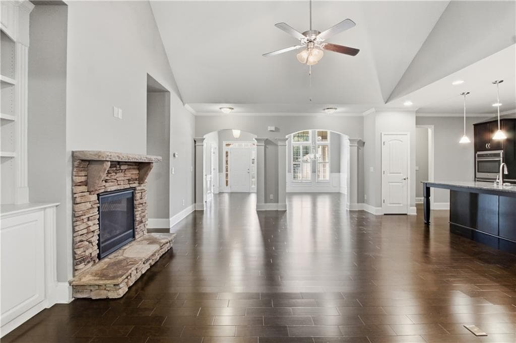3 bedroom, 2 bathroom, 5,006 sq ft single family residence for sale at 6785 Bransford Drive, Cumming, GA 30040 — photo 3