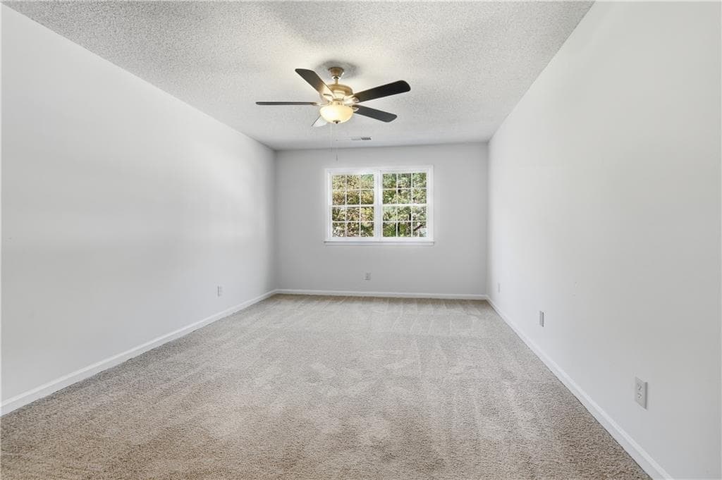 3 bedroom, 3 bathroom, 1,576 sq ft single family residence for sale at 4400 Hidden Meadow Circle, Sugar Hill, GA 30518 — photo 4