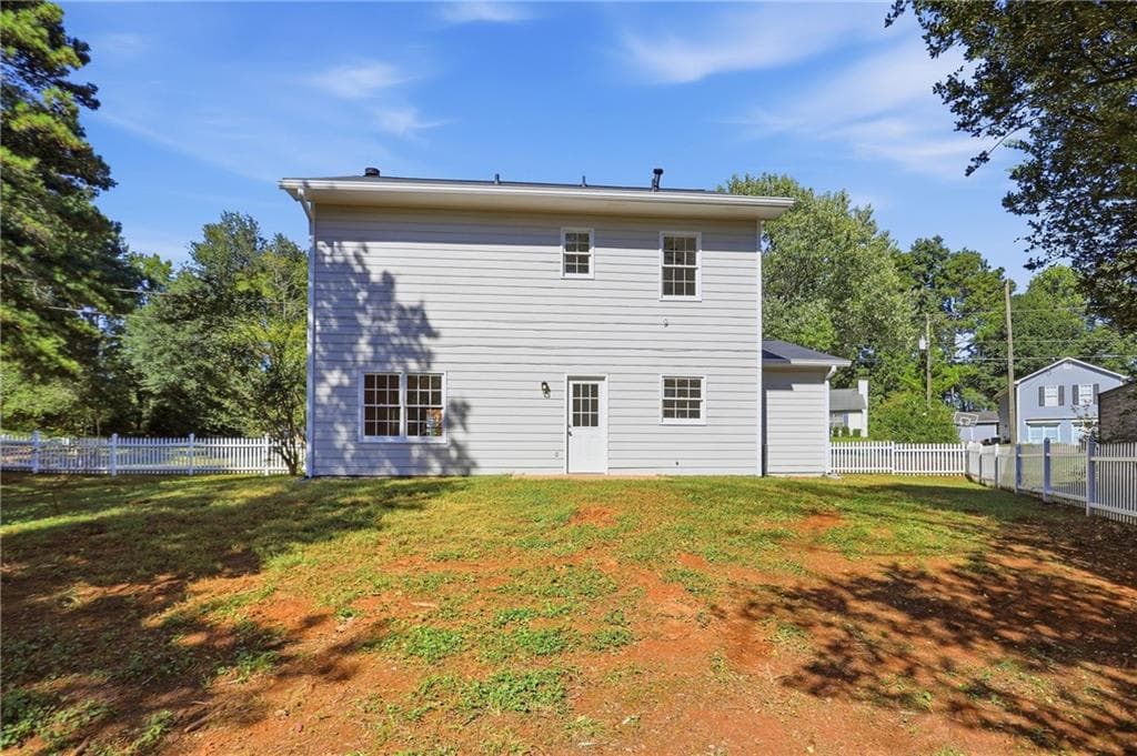 3 bedroom, 3 bathroom, 1,576 sq ft single family residence for sale at 4400 Hidden Meadow Circle, Sugar Hill, GA 30518 — photo 5