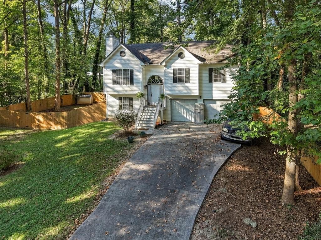 3 bedroom, 2 bathroom, 1,722 sq ft single family residence for sale at 1568 Pine Circle, Austell, GA 30168 — photo 3