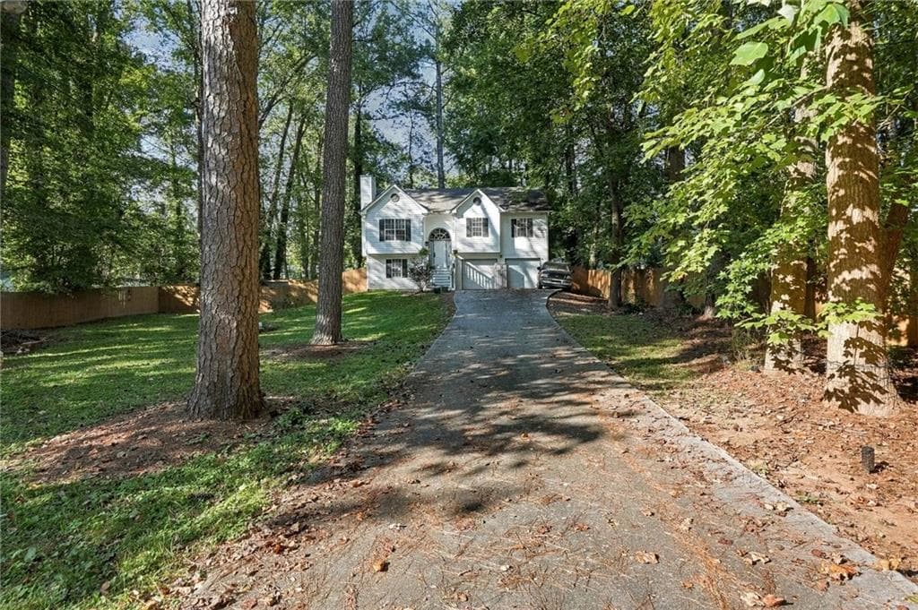 3 bedroom, 2 bathroom, 1,722 sq ft single family residence for sale at 1568 Pine Circle, Austell, GA 30168 — photo 4
