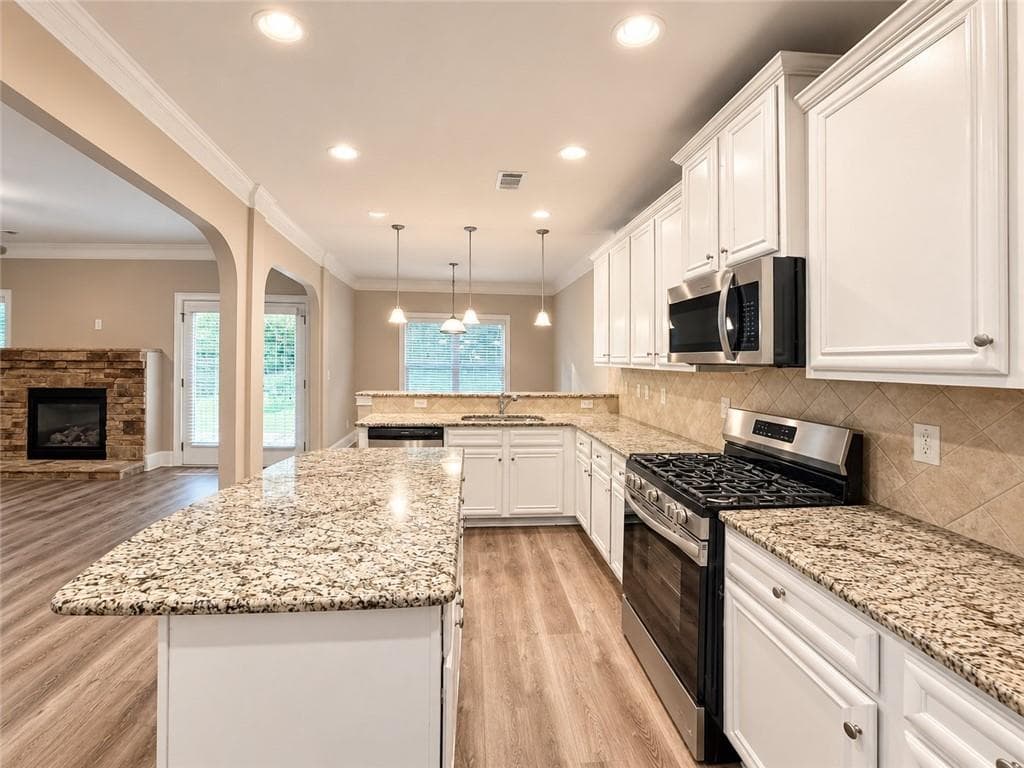 5 bedroom, 4 bathroom, 3,668 sq ft single family residence for sale at 38 Canyon View Drive, Newnan, GA 30265 — photo 7