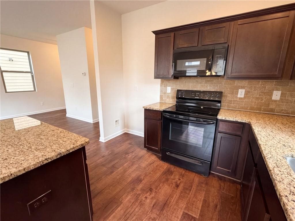 3 bedroom, 3 bathroom, 1,834 sq ft single family residence for sale at 11828 Lovejoy Crossing Boulevard, Lovejoy, GA 30228 — photo 7