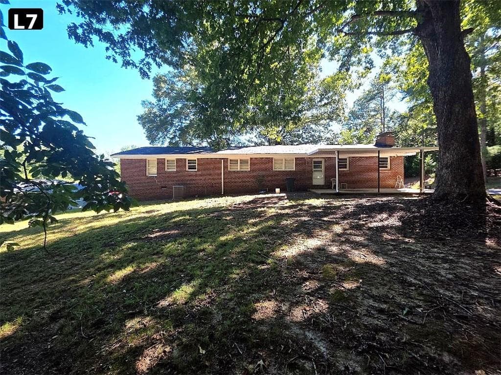3 bedroom, 2 bathroom, 1,800 sq ft single family residence for sale at 411 Dewberry Lane, Lindale, GA 30147 — photo 8