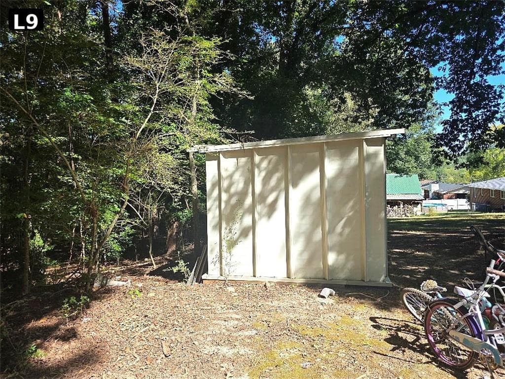 3 bedroom, 2 bathroom, 1,800 sq ft single family residence for sale at 411 Dewberry Lane, Lindale, GA 30147 — photo 10