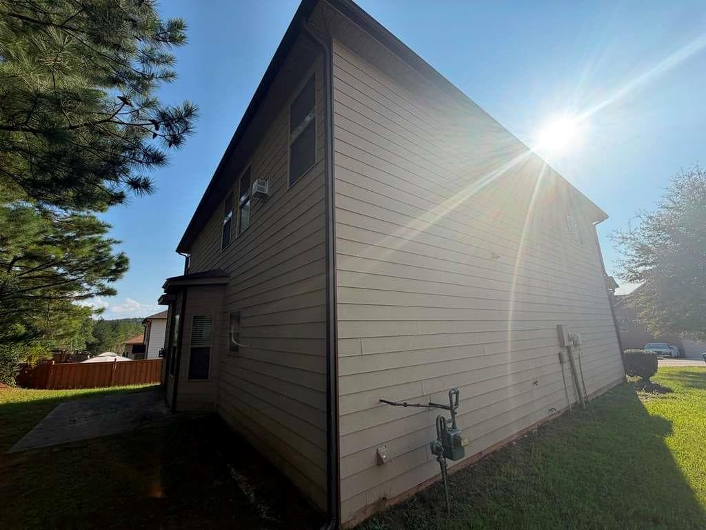 4 bedroom, 3 bathroom, 2,380 sq ft single family residence for sale at 5010 Tower View Trail, Snellville, GA 30039 — photo 3