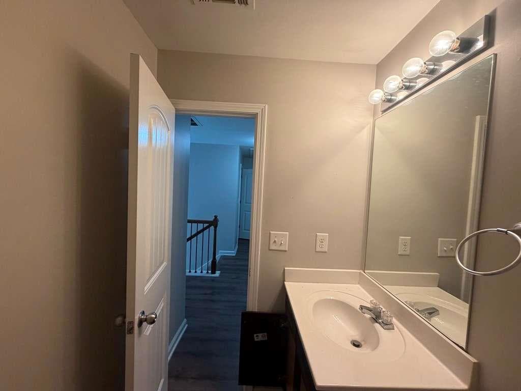 4 bedroom, 3 bathroom, 2,380 sq ft single family residence for sale at 5010 Tower View Trail, Snellville, GA 30039 — photo 7