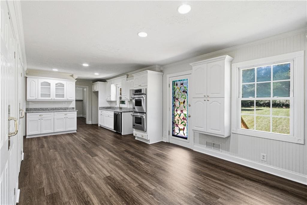 3 bedroom, 2 bathroom, 1,694 sq ft single family residence for sale at 762 Virginia Court, Conyers, GA 30094 — photo 9