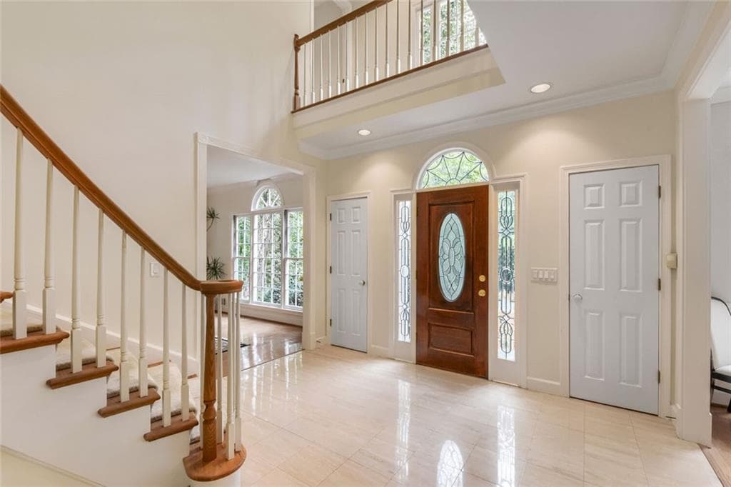 6 bedroom, 6 bathroom, 6,124 sq ft single family residence for sale at 5830 Plantation Drive, Roswell, GA 30075 — photo 5