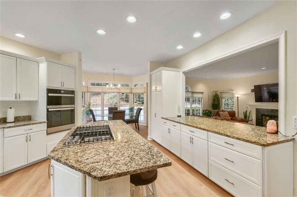 6 bedroom, 6 bathroom, 6,124 sq ft single family residence for sale at 5830 Plantation Drive, Roswell, GA 30075 — photo 8