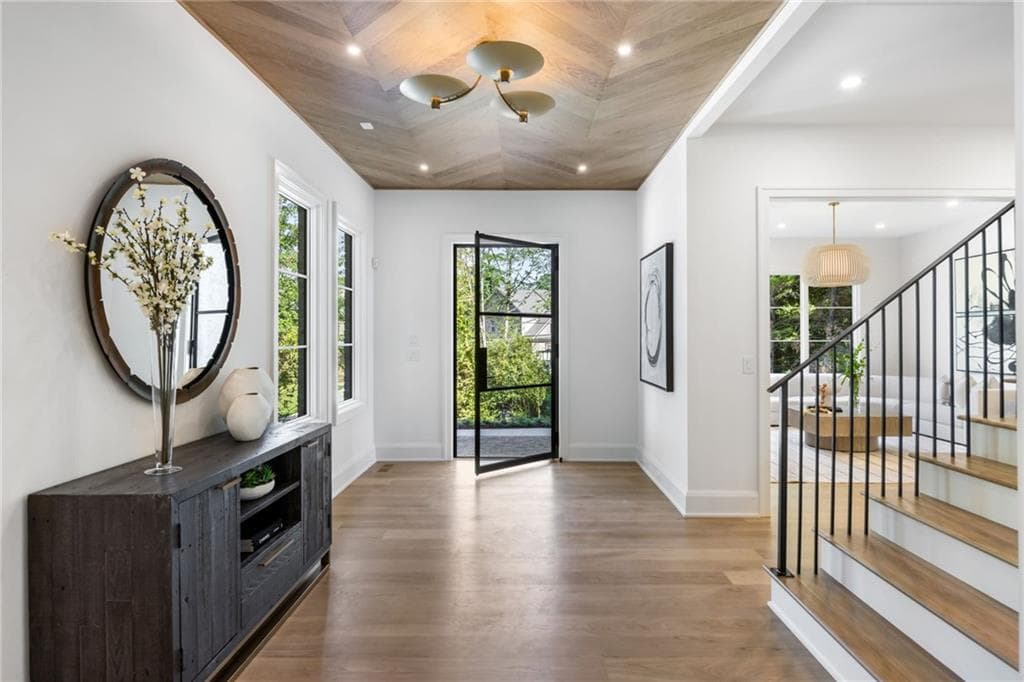 5 bedroom, 7 bathroom, 5,800 sq ft single family residence for sale at 6200 Ferry Drive, Sandy Springs, GA 30328 — photo 2