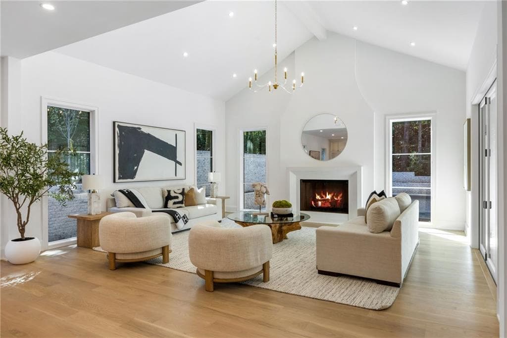 5 bedroom, 7 bathroom, 5,800 sq ft single family residence for sale at 6200 Ferry Drive, Sandy Springs, GA 30328 — photo 6