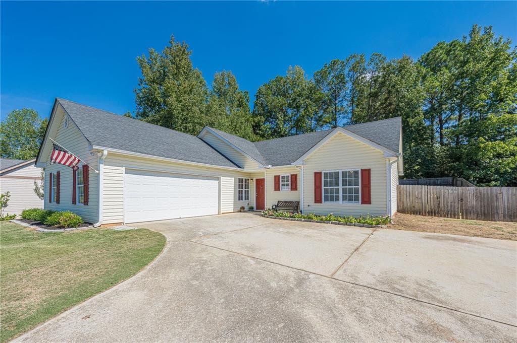 3 bedroom, 2 bathroom, 1,349 sq ft single family residence for sale at 914 Masters Drive, Monroe, GA 30655 — photo 4