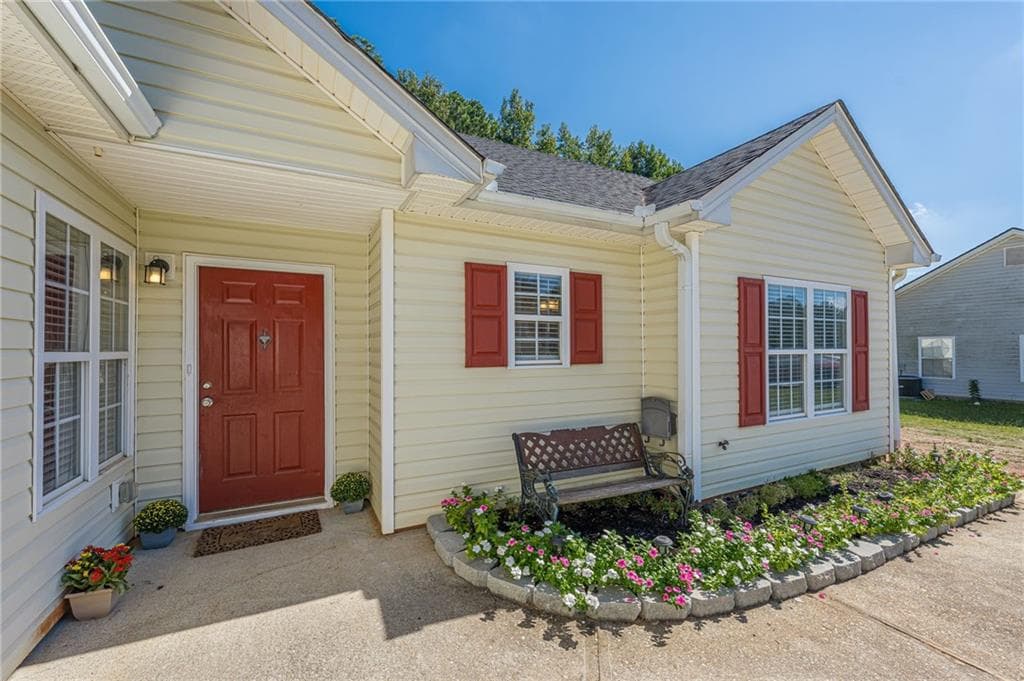 3 bedroom, 2 bathroom, 1,349 sq ft single family residence for sale at 914 Masters Drive, Monroe, GA 30655 — photo 5