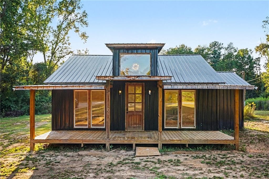 3 bedroom, 2 bathroom, 1,150 sq ft single family residence for sale at 842 Sunset Road, Canon, GA 30520 — photo 1 of 17