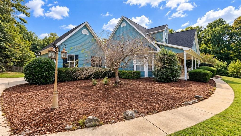 4 bedroom, 4 bathroom, 2,796 sq ft single family residence for sale at 85 Rock Mill Trail, Senoia, GA 30276 — photo 4